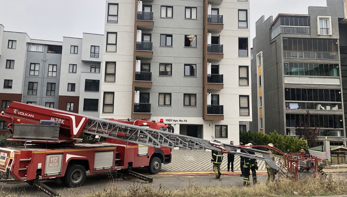 Bursa'da doğalgaz kaçağı paniği: 3 apartman tahliye edildi Bursa'da doğalgaz kaçağı paniği: 3 apartman tahliye edildi