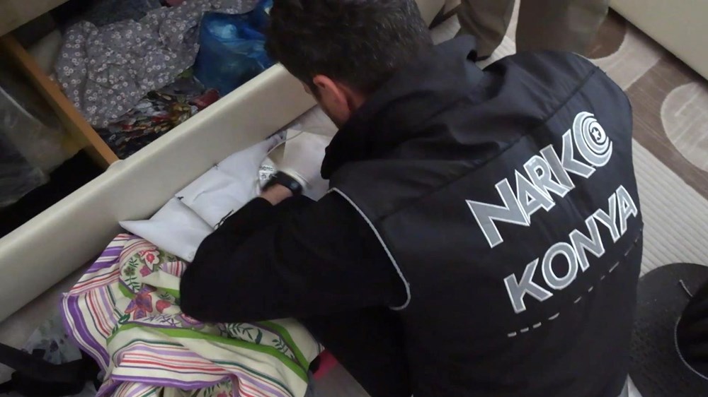 WhatsApp’tan uyuşturucu reçetesi yazdırdılar: 36 kişi
tutuklandı - 1