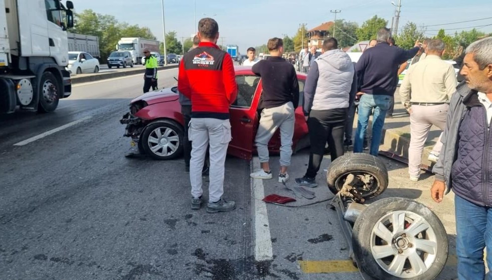 Sakarya'da trafik kazası: İki yaralı