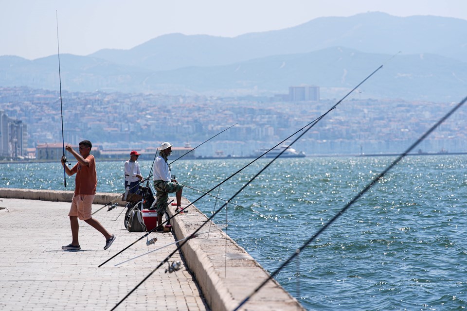 İzmir'i "fön" çarptı: Acil servise koştular - 1