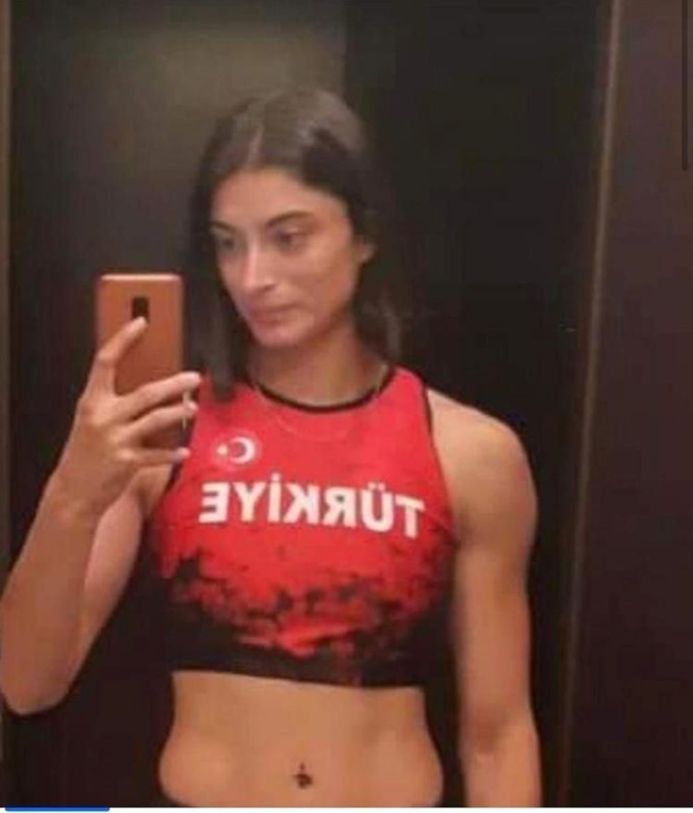 Milli sporcunun feci ölümü: 6'ncı kattaki evinin balkonundan düştü - 1
