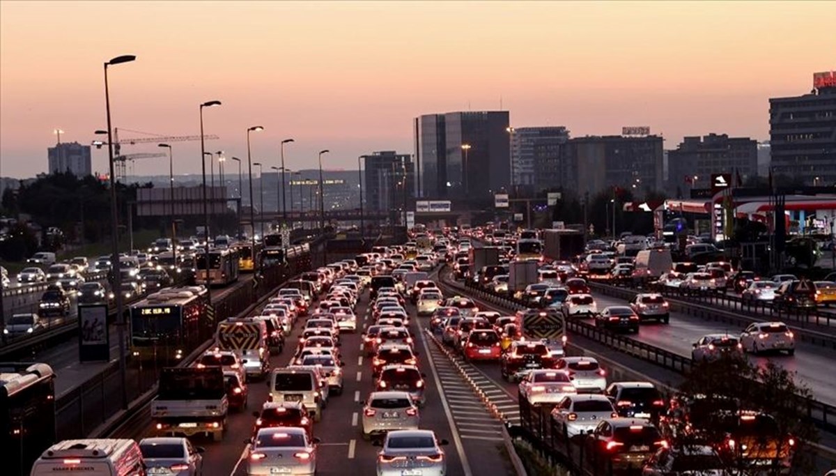 İstanbul'da trafik yoğunluğu yüzde 80'e ulaştı