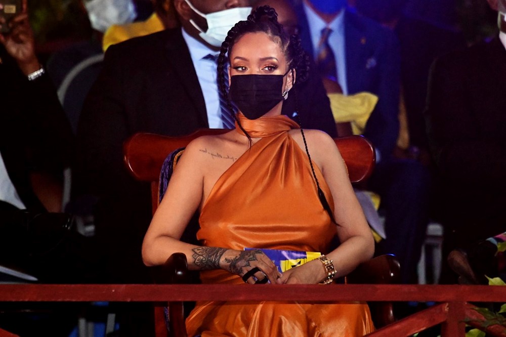 Rihanna, Barbados'un bağımsızlığını ilan ettiği törende Ulusal Kahraman ilan edildi - 1