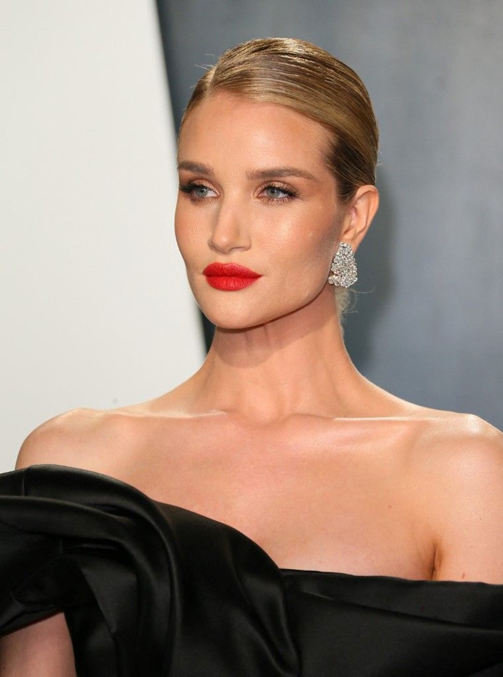 Rosie Huntington-Whiteley iç çamaşırı markası için poz verdi - 3
