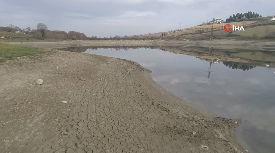 Ütük Göleti'nde su seviyesi yüzde 80 azaldı - 1