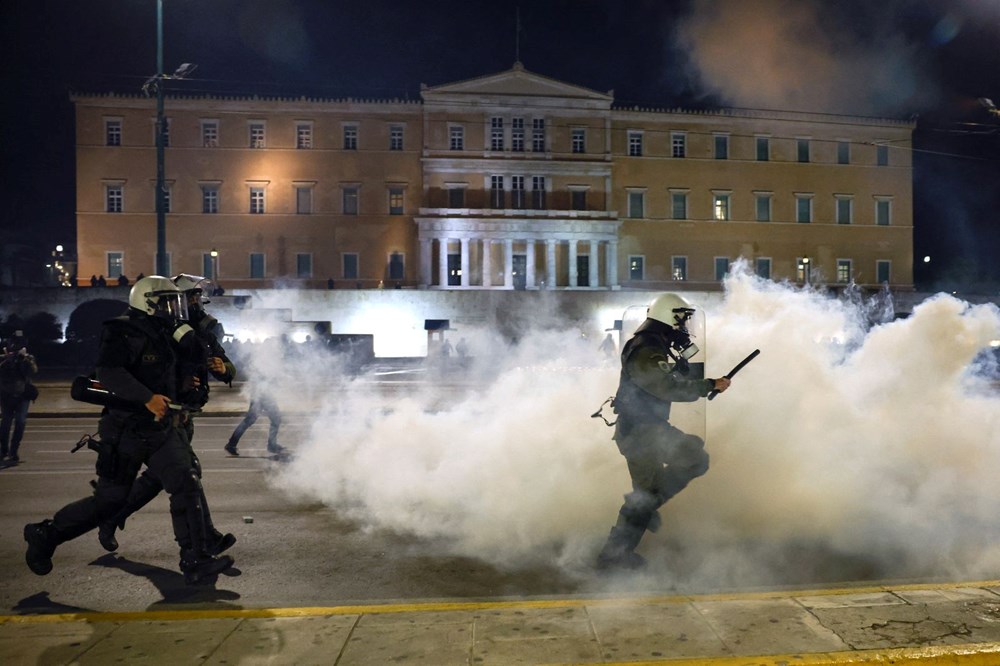Yunanistan'da tren kazası sonrası tansiyon yüksek: Polis ve göstericiler arasında çatışma - 2