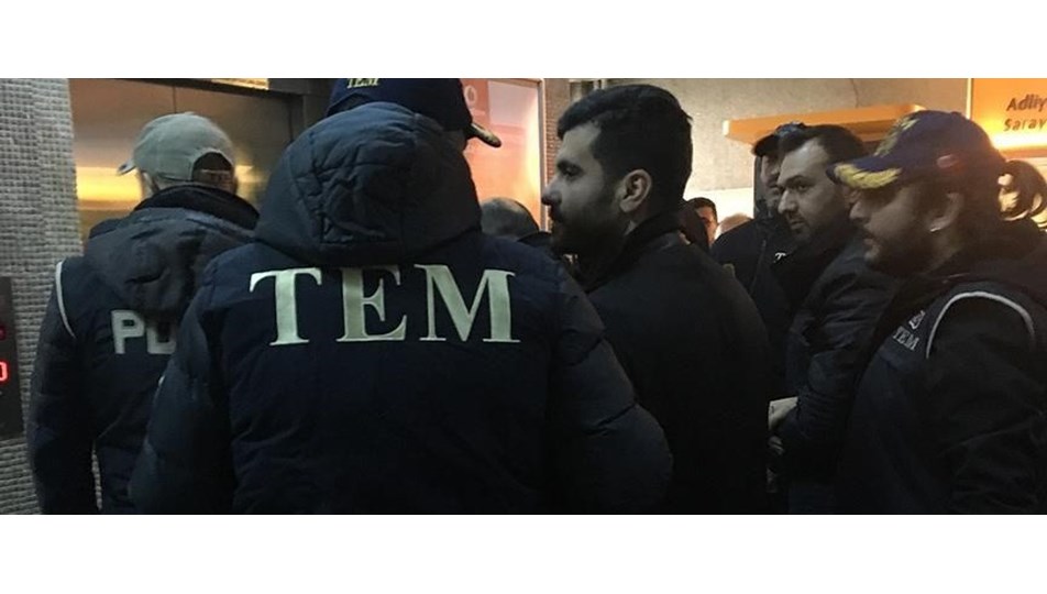 Burak Akın hakkında zorla getirme kararı