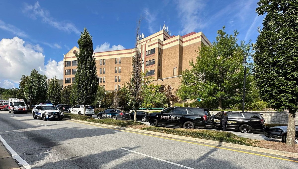 Kampüste silahlı saldırgan alarmı