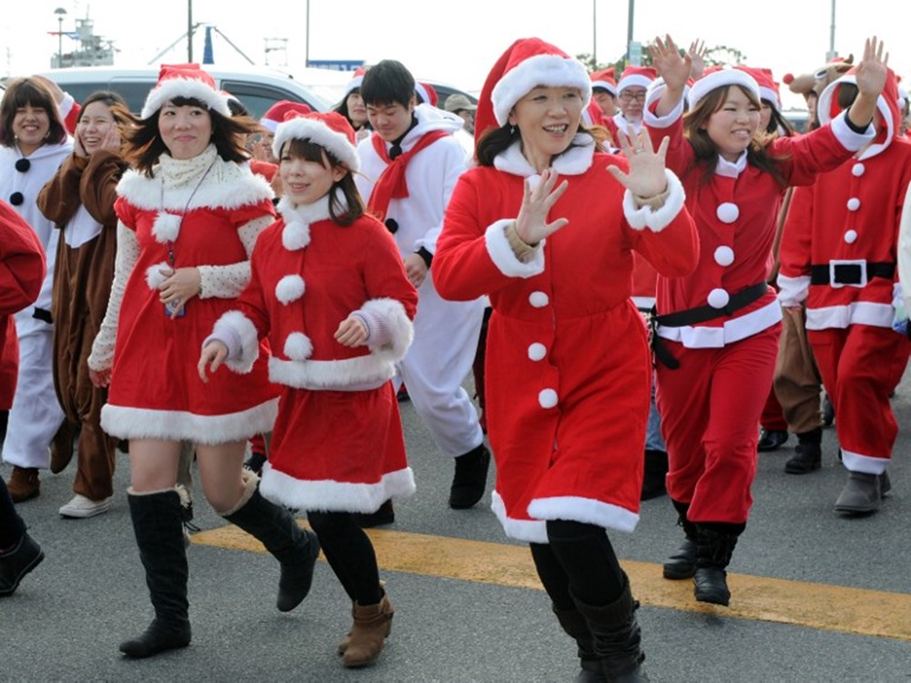 Fukuşima'dan kurtarılanlara Noel Baba sürprizi - 1