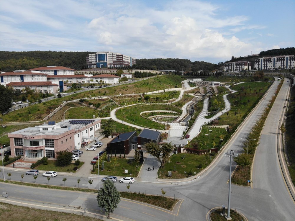 Düzce'den Dünyaya: Bir Hayalin Doğuşu 79 mo6JVlWwJkygEaeP1 fDnA