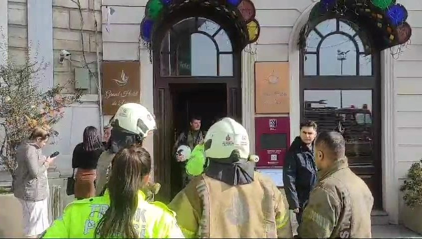 Beyoğlu'nda otel saunasında yangın