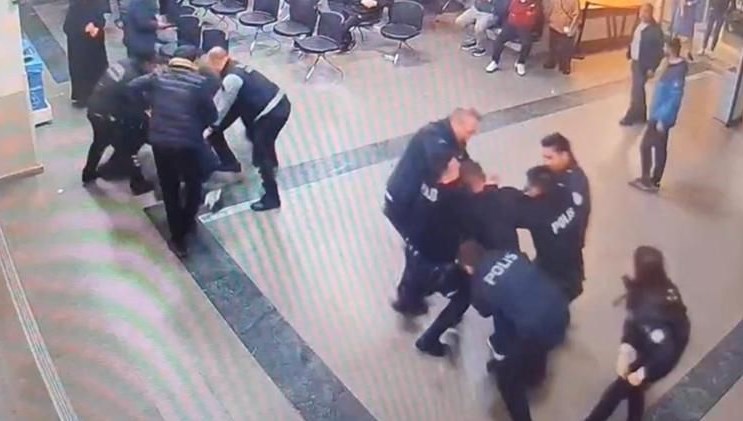 17 yaşındaki kızla otele girerken yakalandı, yakınları polise saldırdı