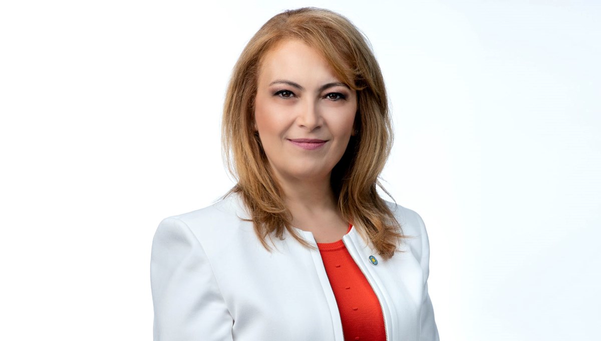 Ayşe Sibel Yanıkömeroğlu kimdir? İYİ Parti'den istifa eden Ayşe Sibel Yanıkömeroğlu kaç yaşında, hangi görevlerde bulundu?