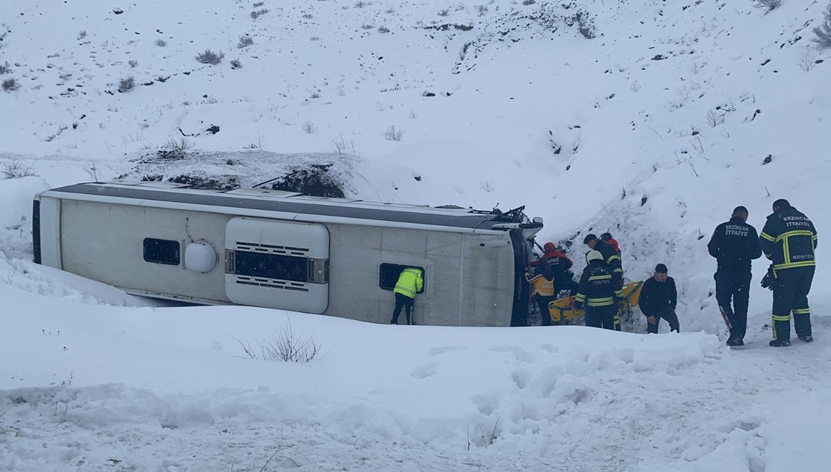 Yolcu otobüsü şarampole devrildi: 1'i ağır 27 yaralı