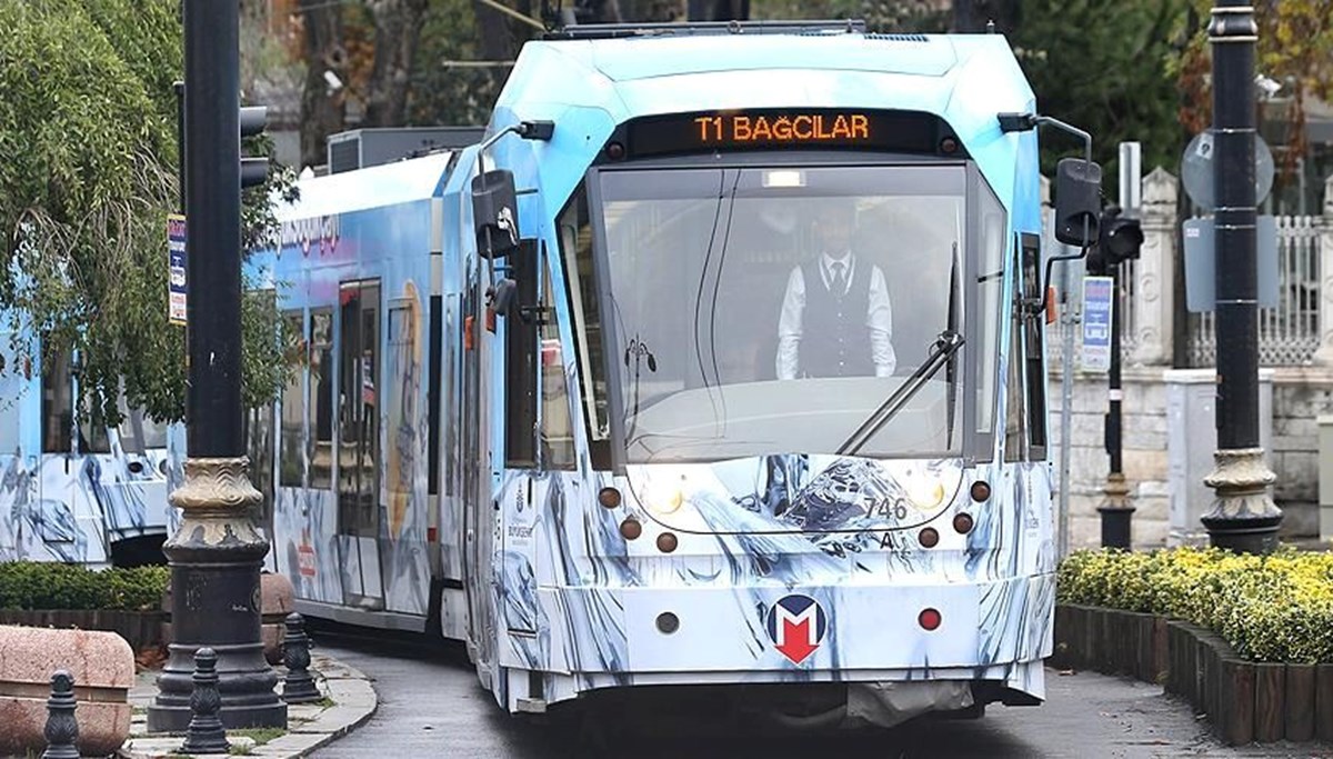 Güngören'de tramvay raydan çıktı, seferler durdu