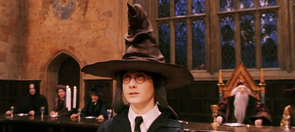 Harry Potter serisinde'Seçmen Şapka'yı seslendiren Leslie Phillips hayatını kaybetti - 2