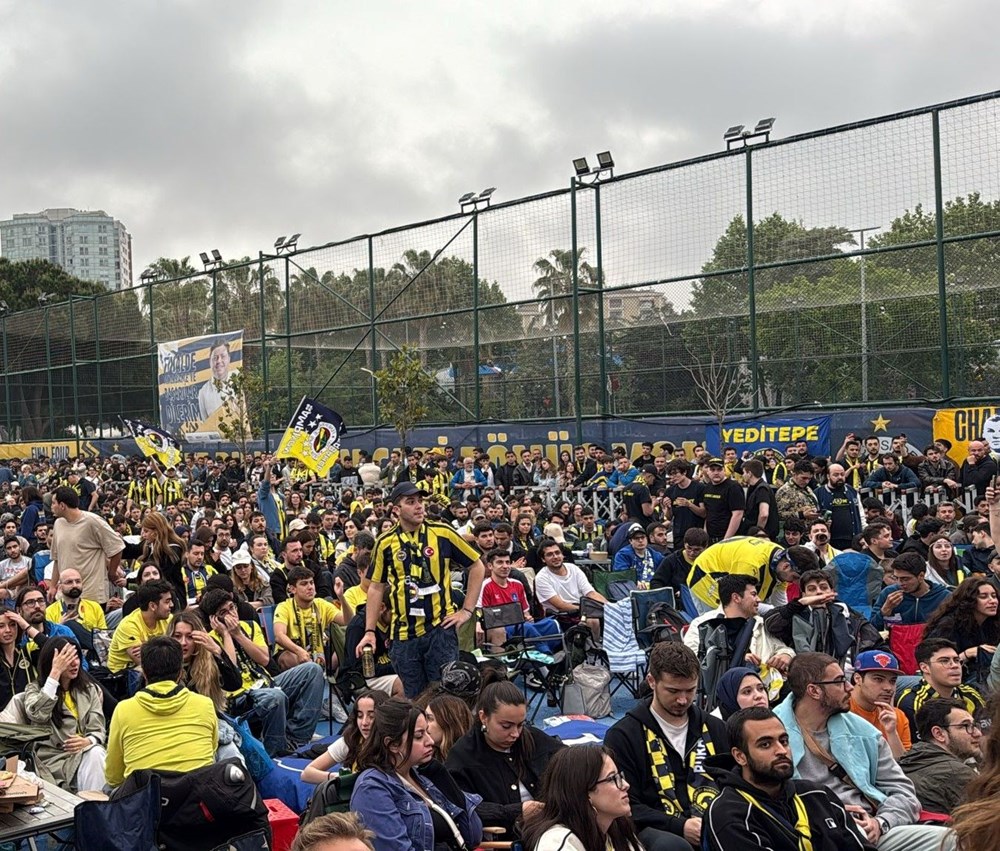 Fenerbahçe taraftarı dev maç için Kalamış'ta toplandı 73 mspe8EYfMkaqtqUvDQbgHg
