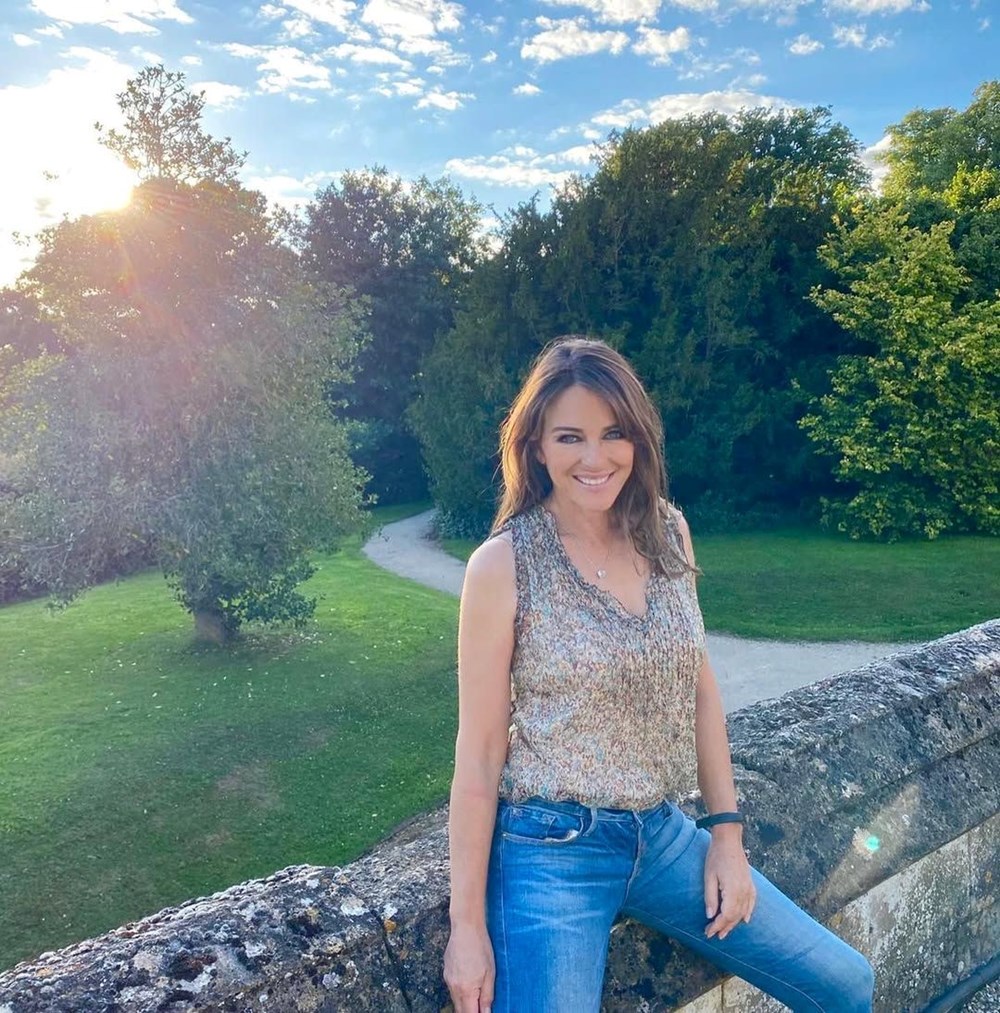 Elizabeth Hurley ile Billy Ray Cyrus aşkını ilan etti 70 mt57WwXTB0qUscICc TLYQ