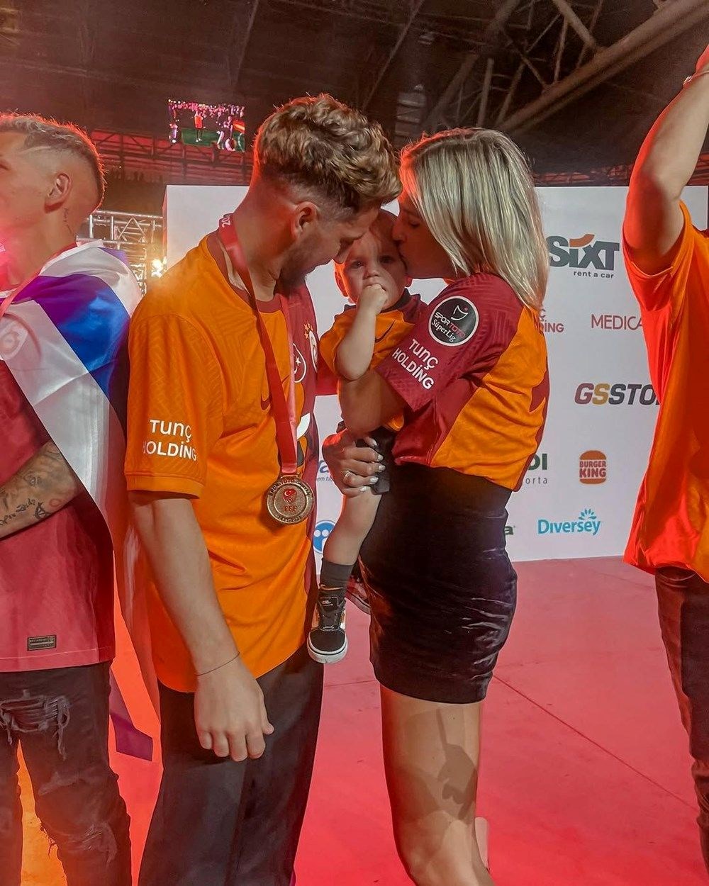 Dries Mertens'in bebeğine Türkçe isim koyacağı iddia edildi - 4