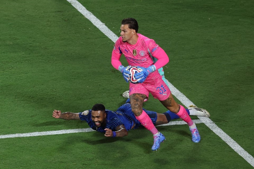 mtzZig-44k68OfS3xQsULA Hem tutuyor hem attıryor, Galatasaray için geliyor: City'nin 40 milyon euro ödediği Ederson bavulunu topladı