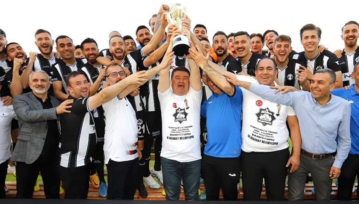 Aksaray Belediyespor'un şampiyonluk kupası çalındı: Gören duyan varsa haber versin Aksaray Belediyespor'un şampiyonluk kupası çalındı: Gören duyan varsa haber versin
