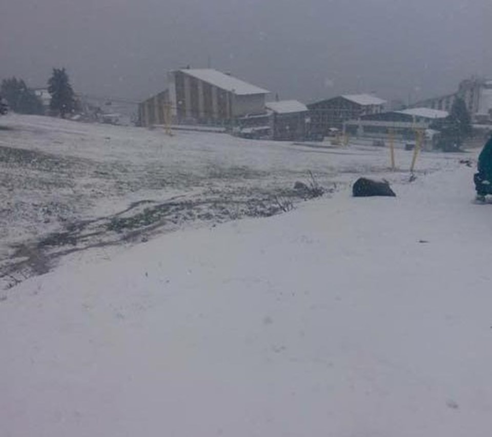 Uludağ'da mayıs ayında kar yağışı - 1