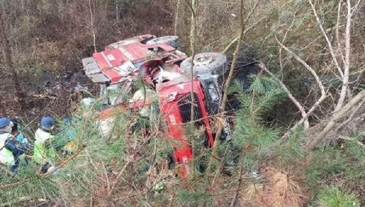 SON DAKİKA HABERİ: Bursa'da itfaiye aracı devrildi: 4 personel hayatını kaybetti