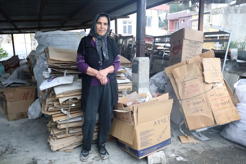 Depremzede anne kağıt satarak çocuklarını üniversitede okutuyor - 3