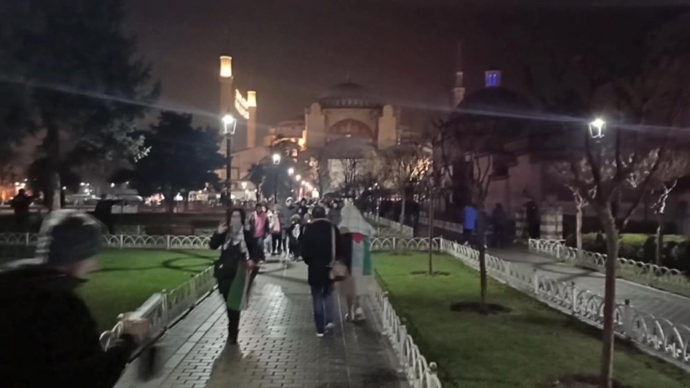 İstanbul'da tarihi buluşma: Binlerce kişi Galata Köprüsü'nde buluştu - 23