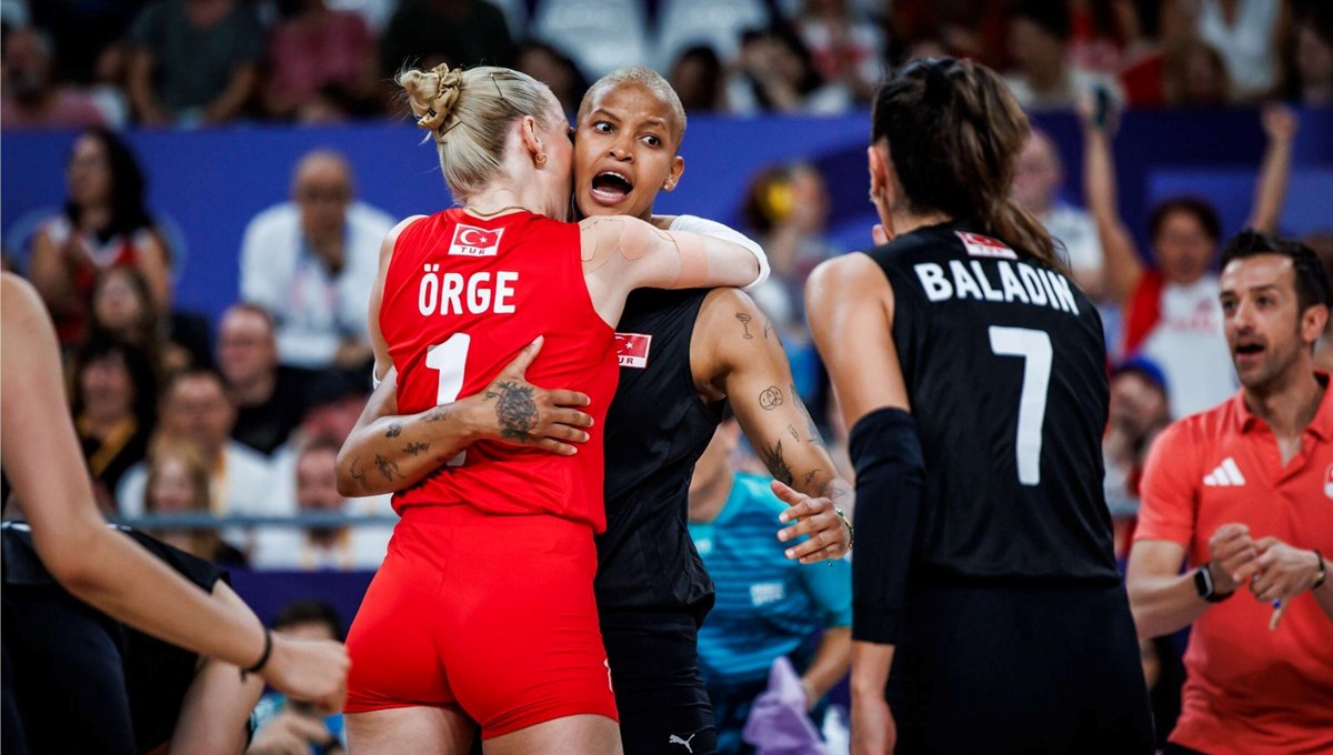 Türkiye-Çin voleybol çeyrek final maçı ne zaman, saat kaçta ve hangi kanalda? Filenin Sultanları milli maç tarihi Türkiye-Çin voleybol çeyrek final maçı ne zaman, saat kaçta ve hangi kanalda? Filenin Sultanları milli maç tarihi