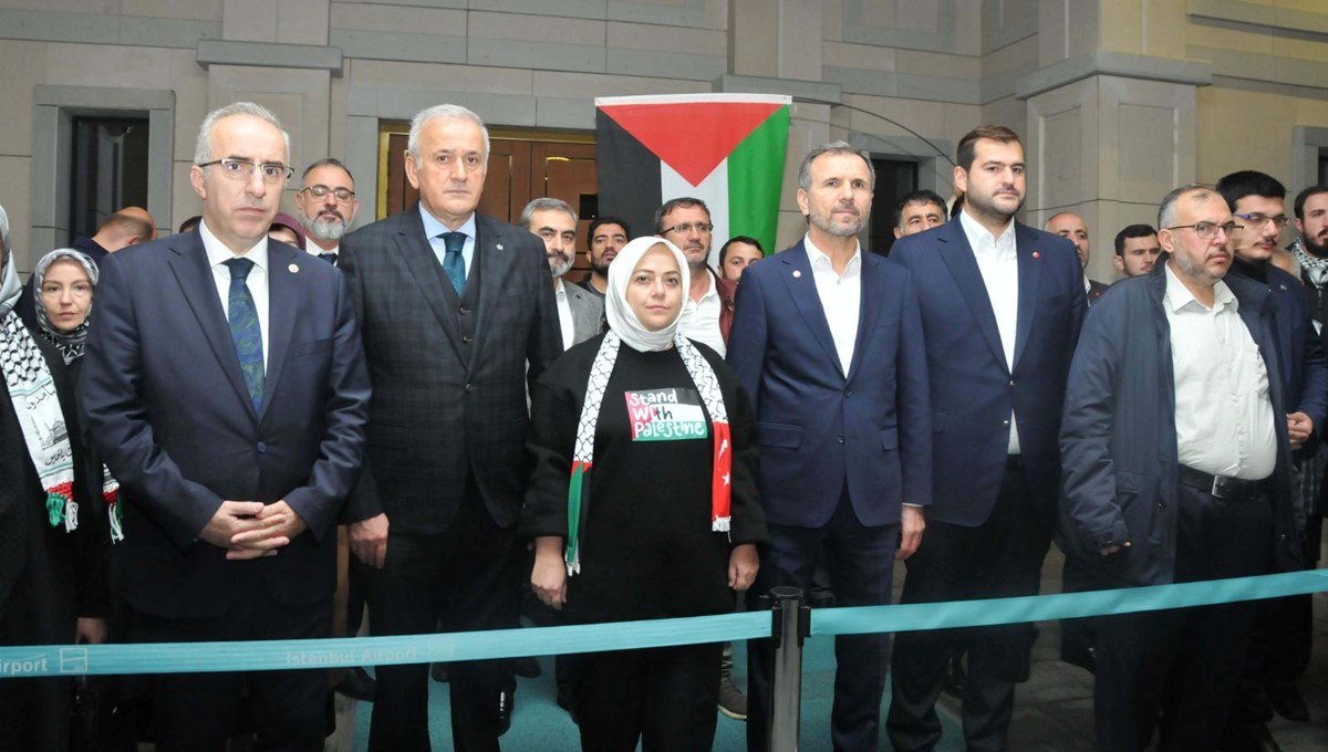 Saadet ve Gelecek partili milletvekili heyeti Gazze için yola çıktı Saadet ve Gelecek partili milletvekili heyeti Gazze için yola çıktı