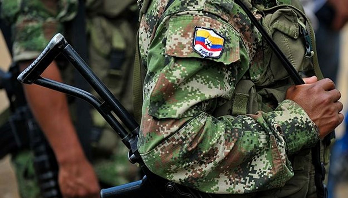 Kolombiya'da hükümet, eski FARC üyelerine yönelik tüm operasyonları askıya aldı