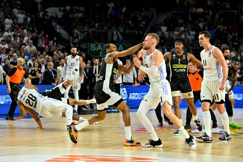 Madrid'de olaylı gece: Real Madrid-Partizan maçında yumruk yumruğa kavga - 17