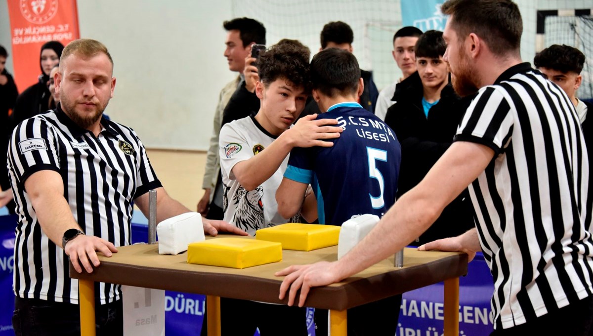 Bilek güreşi grup müsabakaları Gümüşhane’de yapıldı Bilek güreşi grup müsabakaları Gümüşhane’de yapıldı