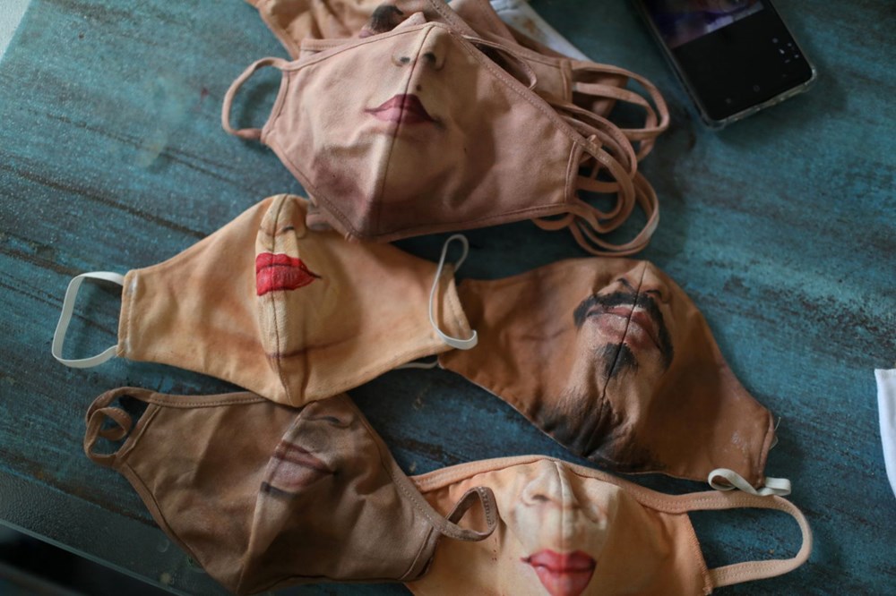 Brezilyalı sanatçıdan insanların yüzlerini gerçekçi bir şekilde tamamlayan maskeler - 3