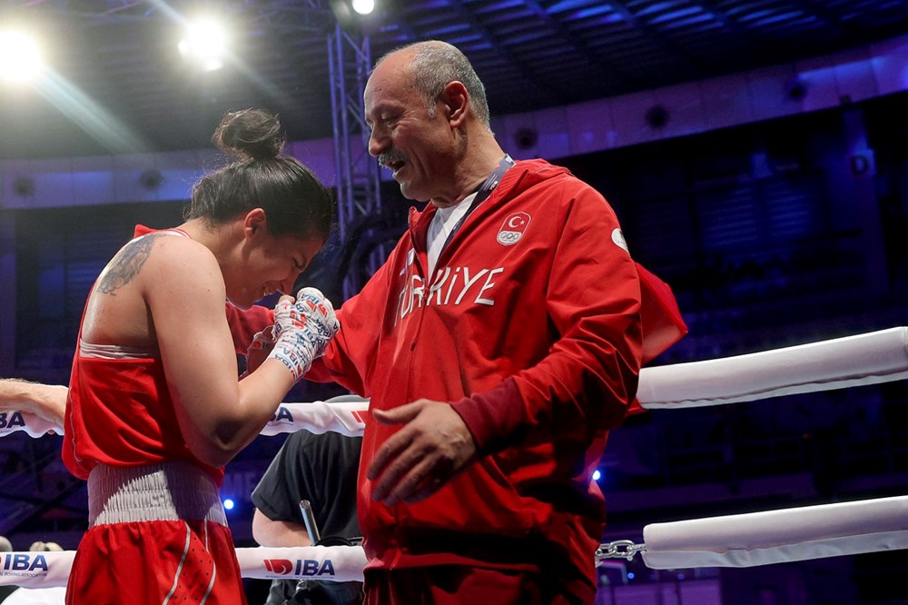 "Altın yumruk", duygusal karakter: Buse Naz Sürmeneli | "Yensem de yenilsem de ağlarım" - 12