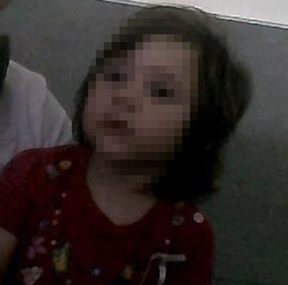 3,5 yaşındaki kızını uyumadığı için döverek hastanelik etti - 1