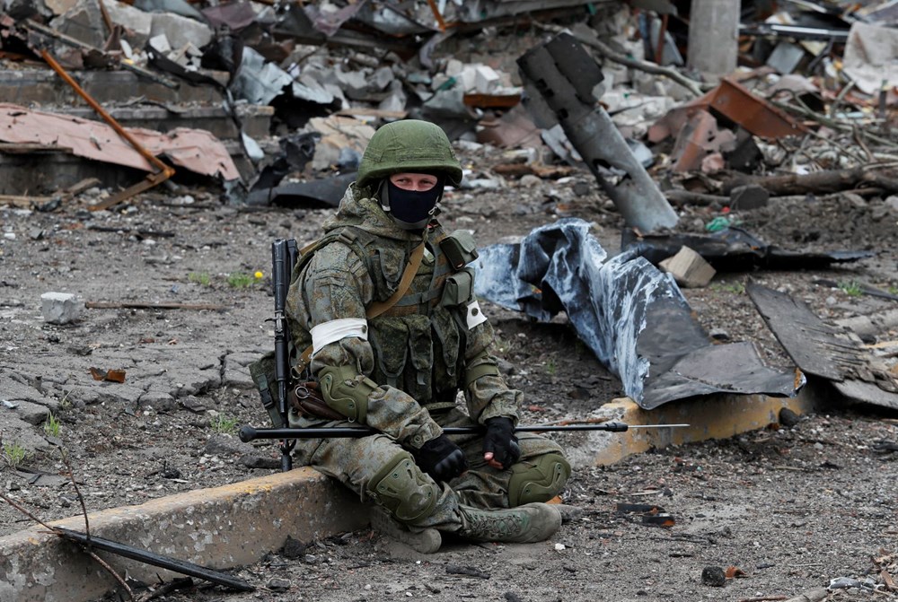 Ukrayna'da acılar dinmiyor: Mariupol'deki bir enkazın bodrumundan 200 ceset çıkarıldı - 7