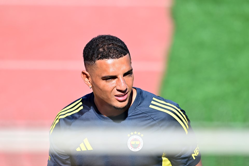 Fenerbahçe'de Feyenoord maçına yetişecek iki transfer ortaya çıktı: Her şey imzaya kaldı! - 5