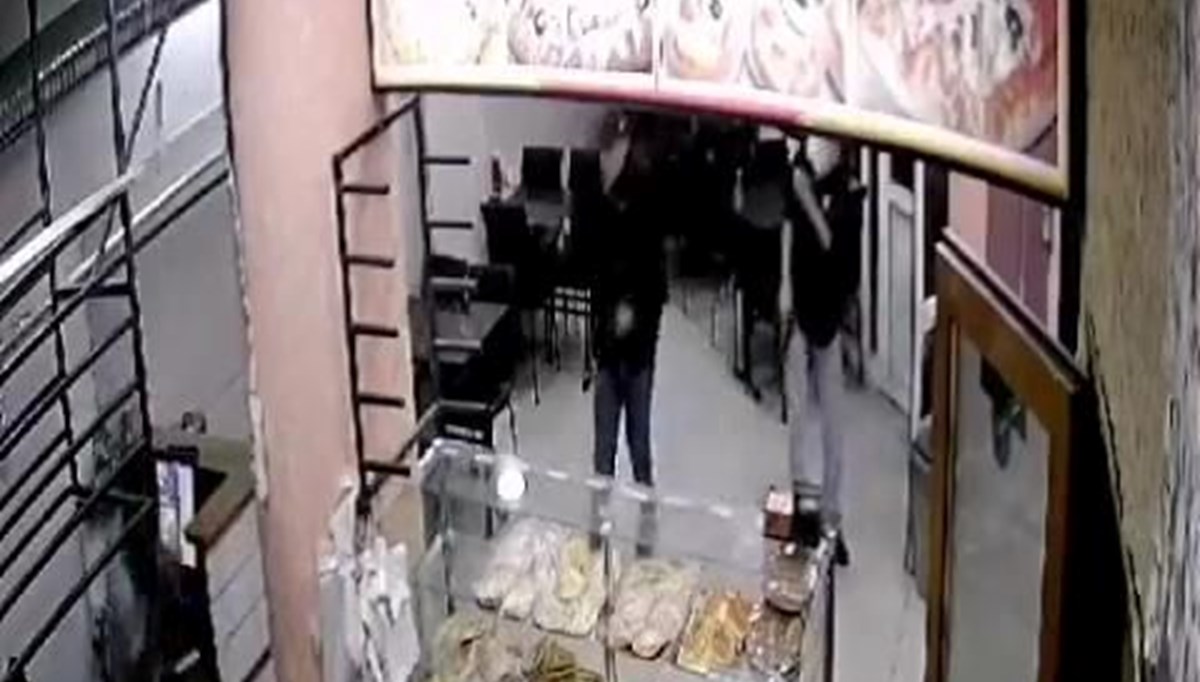 Esenler’de iş yerine rastgele ateş açıldı Esenler’de iş yerine rastgele ateş açıldı
