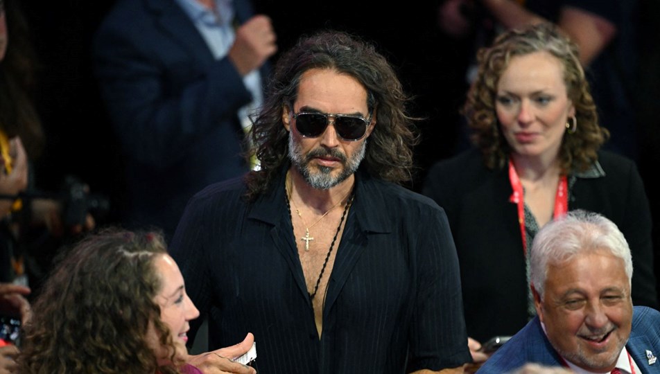 Komedyen Russell Brand'e tecavüz ve taciz suçlaması
