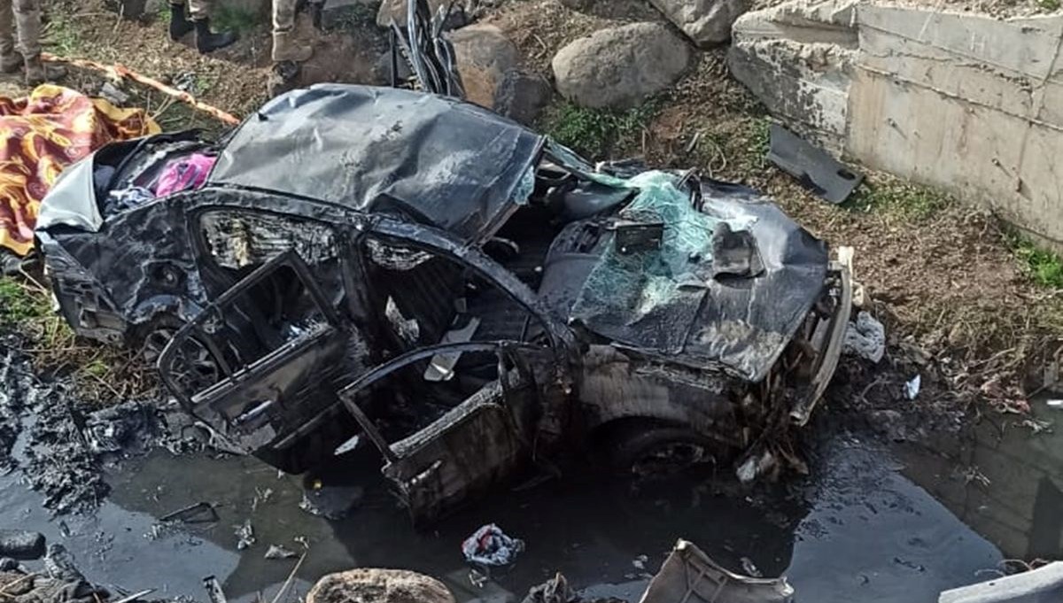 Lastiği patlayan otomobil şarampole devrildi: 1 ölü, 5 yaralı Lastiği patlayan otomobil şarampole devrildi: 1 ölü, 5 yaralı