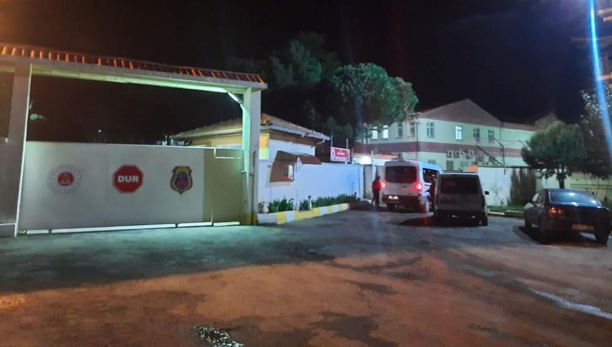 Ordu'da cezaevinde yangın: 27 hükümlü hastaneye kaldırıldı Ordu'da cezaevinde yangın: 27 hükümlü hastaneye kaldırıldı