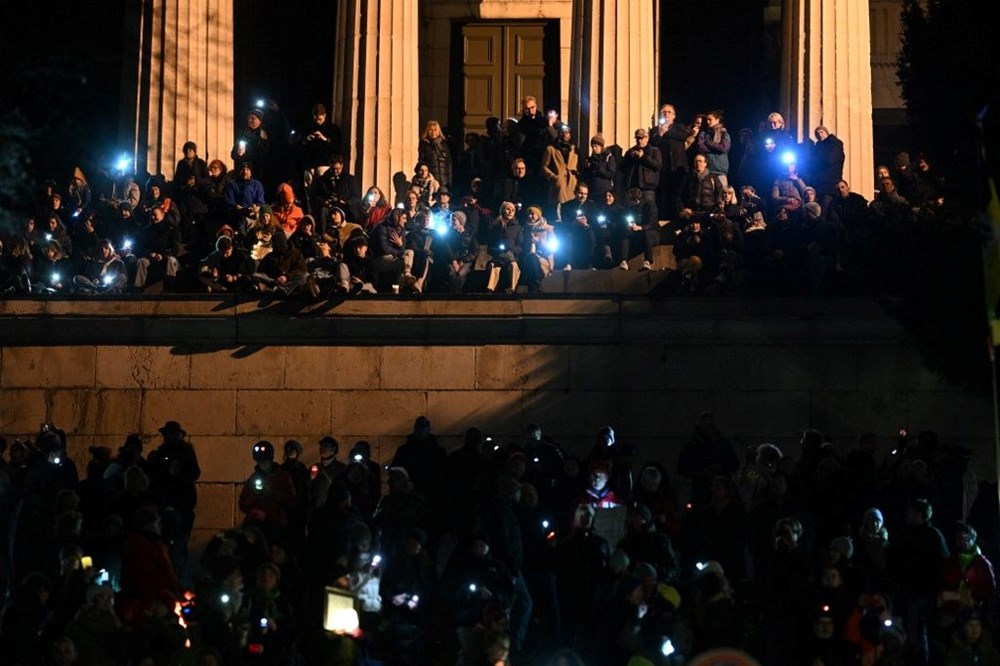 Almanya'da yaklaşık 100 bin kişi, aşırı sağı protesto etti - 3