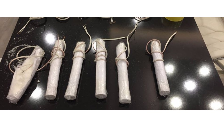 Çekmecelerin gizli bölümünden 7 el yapımı patlayıcı çıktı