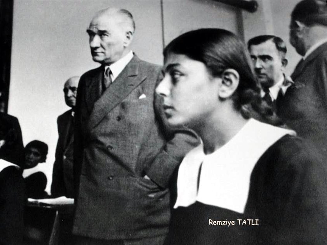 ataturk le cekilen fotografiyla