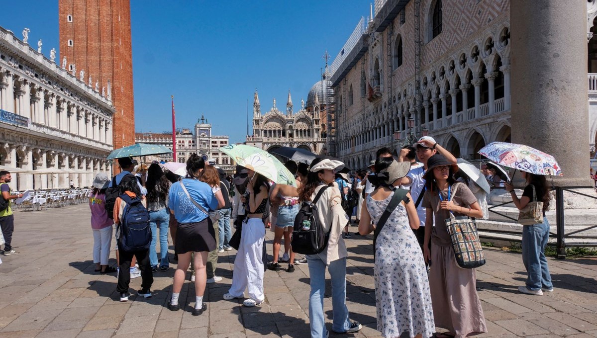 Venedikliler turistlerden bıktı: Lütfen artık gelmeyin! Venedikliler turistlerden bıktı: Lütfen artık gelmeyin!