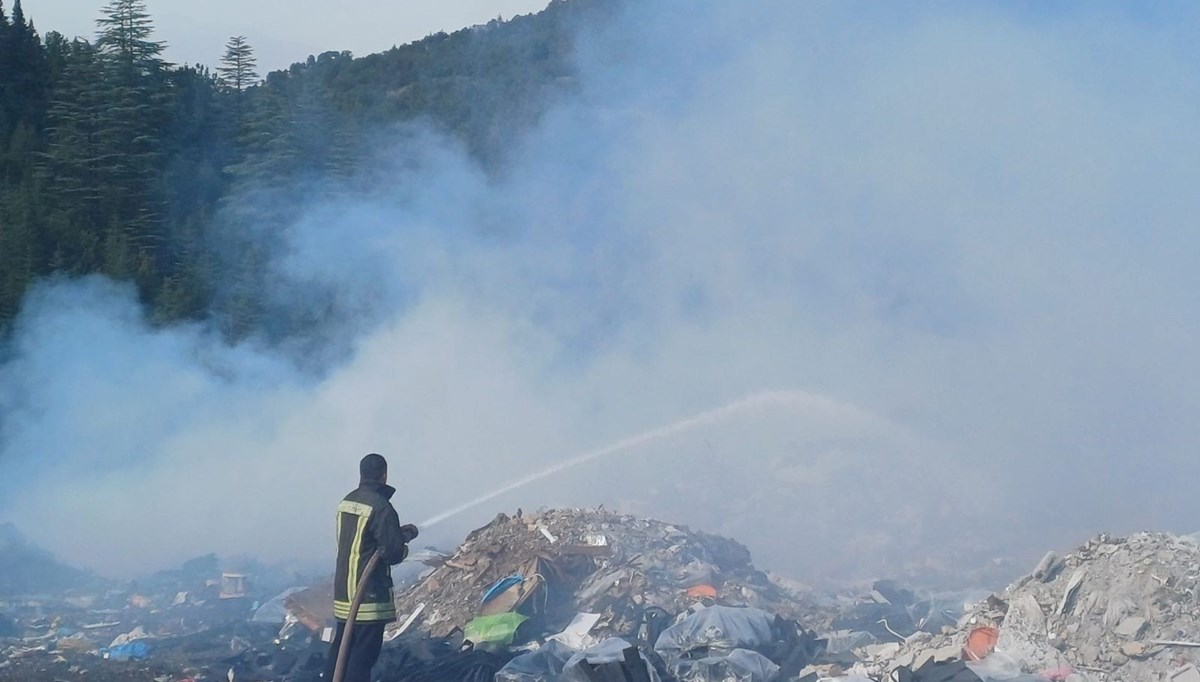 Çöp toplama merkezinde yangın