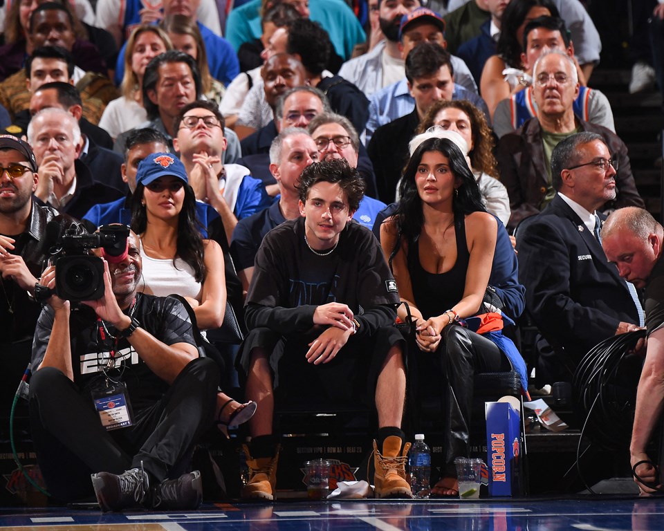 Kylie Jenner neden hep siyah giydiğini açıkladı - 1