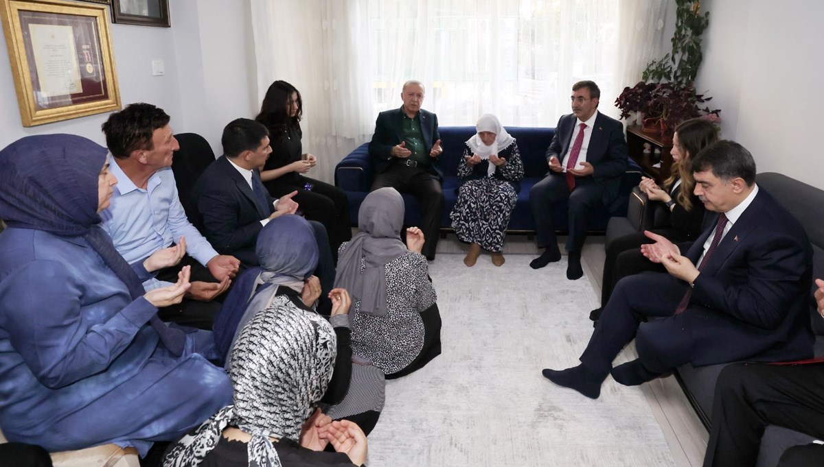 Erdoğan'dan 15 Temmuz şehitlerinin ailelerine ziyaret
